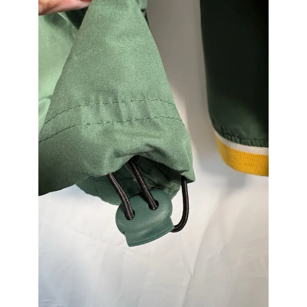 Reebok NFL Team Apparel windbreaker size youth L 14-16‎ greenbay packers